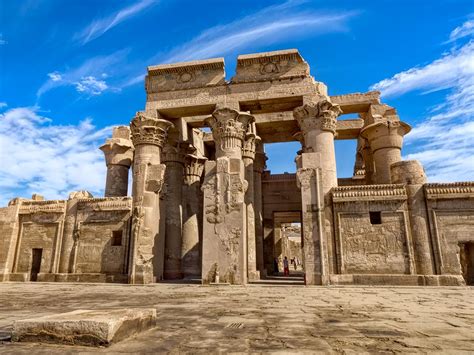 El Templo de Kom Ombo: ¡Un Maravilloso Tesoro Arquitectónico Dedicado a Dos Dioses!